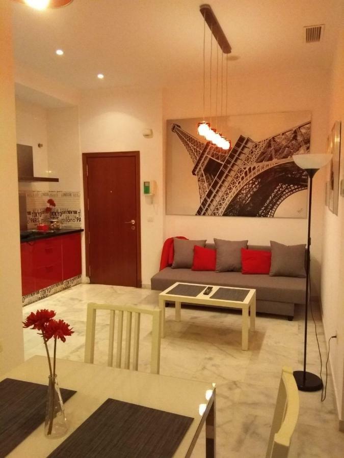 Apartamentos Rg Triana, Calle Castilla Con Patio Sevilla Exteriér fotografie