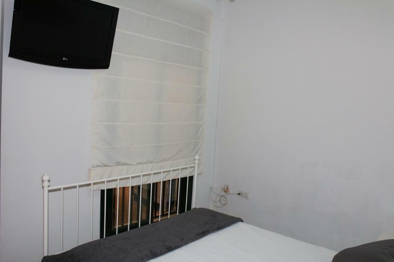 Apartamentos Rg Triana, Calle Castilla Con Patio Sevilla Exteriér fotografie