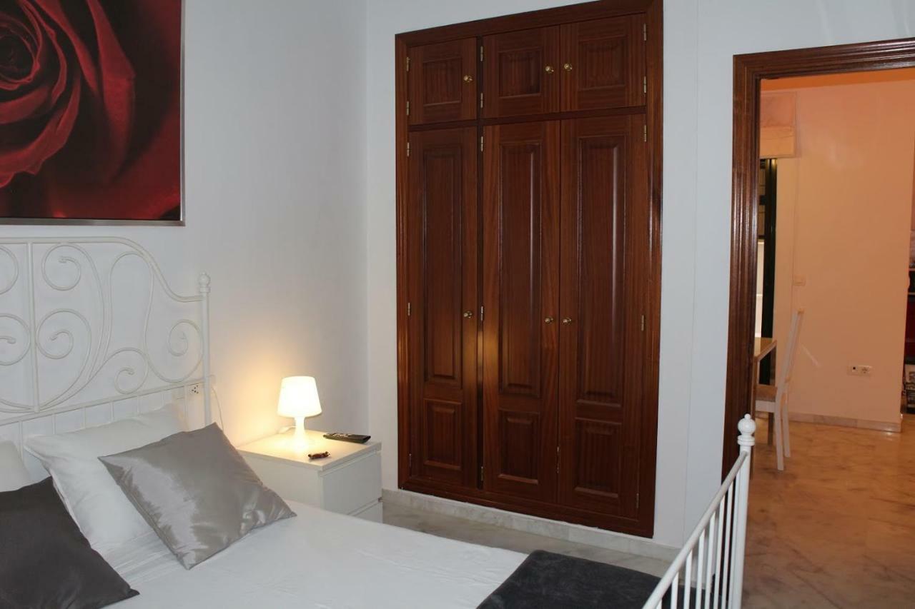 Apartamentos Rg Triana, Calle Castilla Con Patio Sevilla Exteriér fotografie